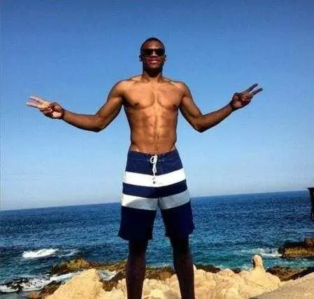 体现了他对 体现了他对